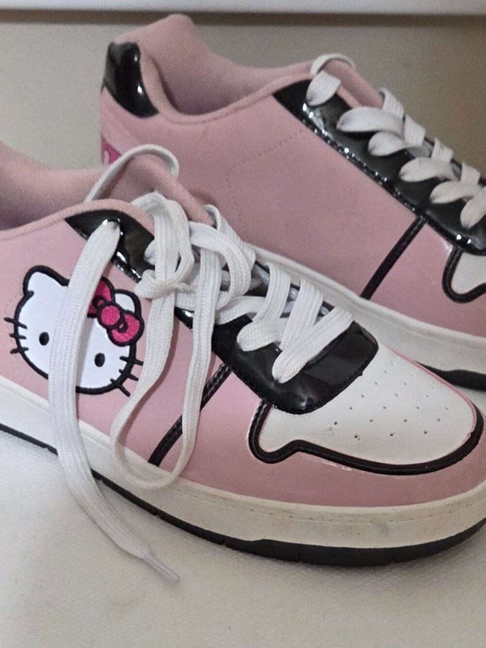Hello Kitty by Sanrio Women's Pink Casual Court Sneakers SIZE: 9